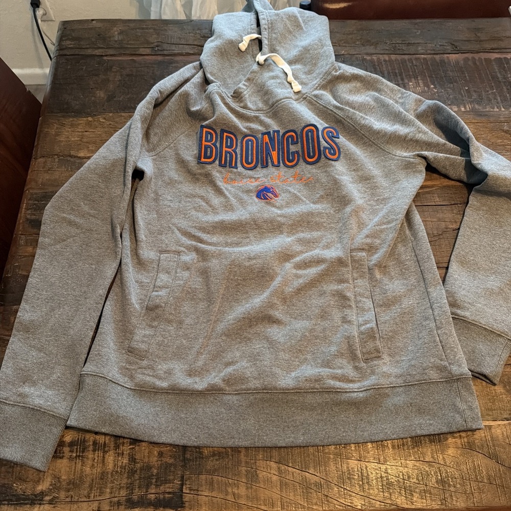 Boise State Broncos Women's Hoodie Size L Captivating!